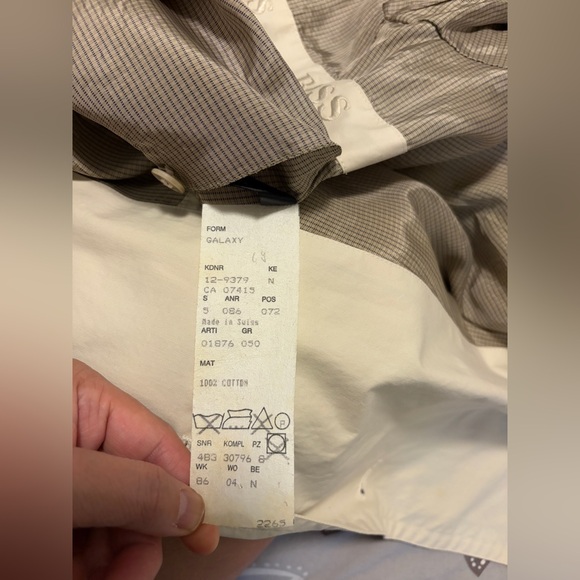 Authentic Hugo Boss Vintage Classic Beige Trench Coat - Picture 11 of 16